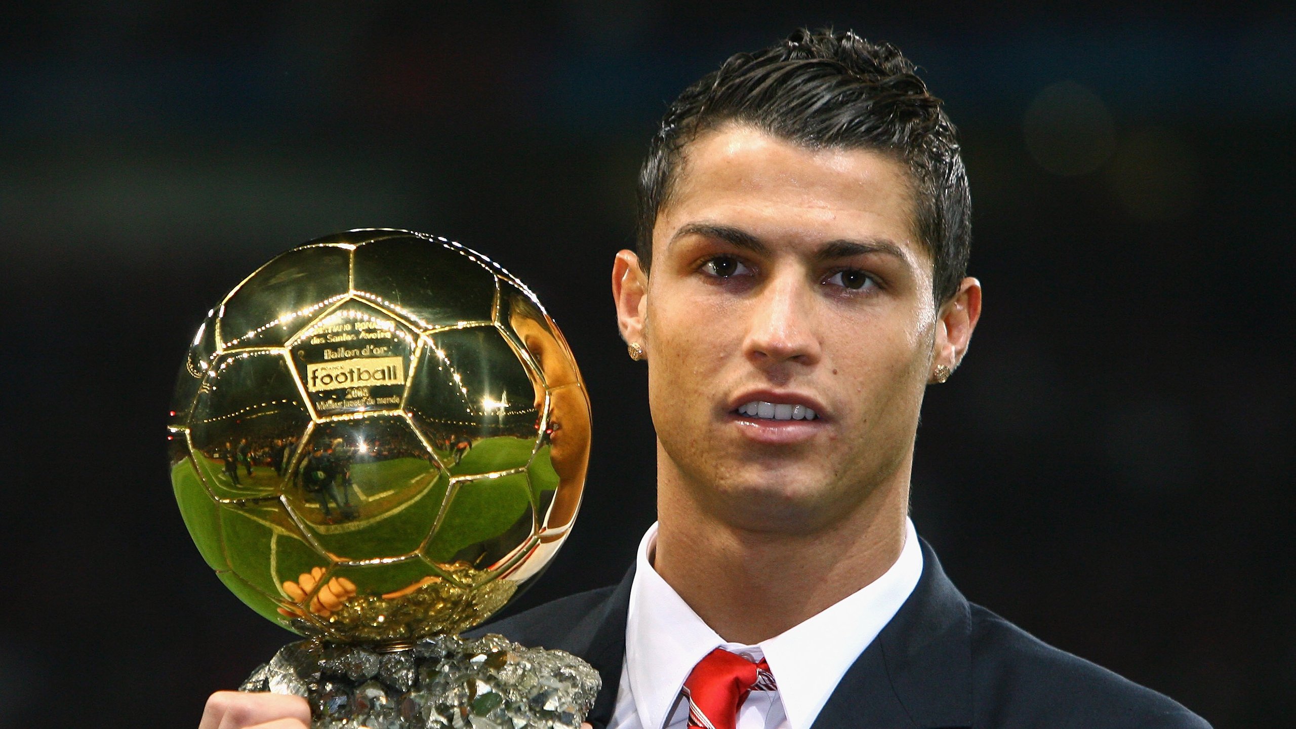 葡萄牙队险胜韩国队,奥恰洛夫扛起全队—一场跨越体育界限的胜利启示