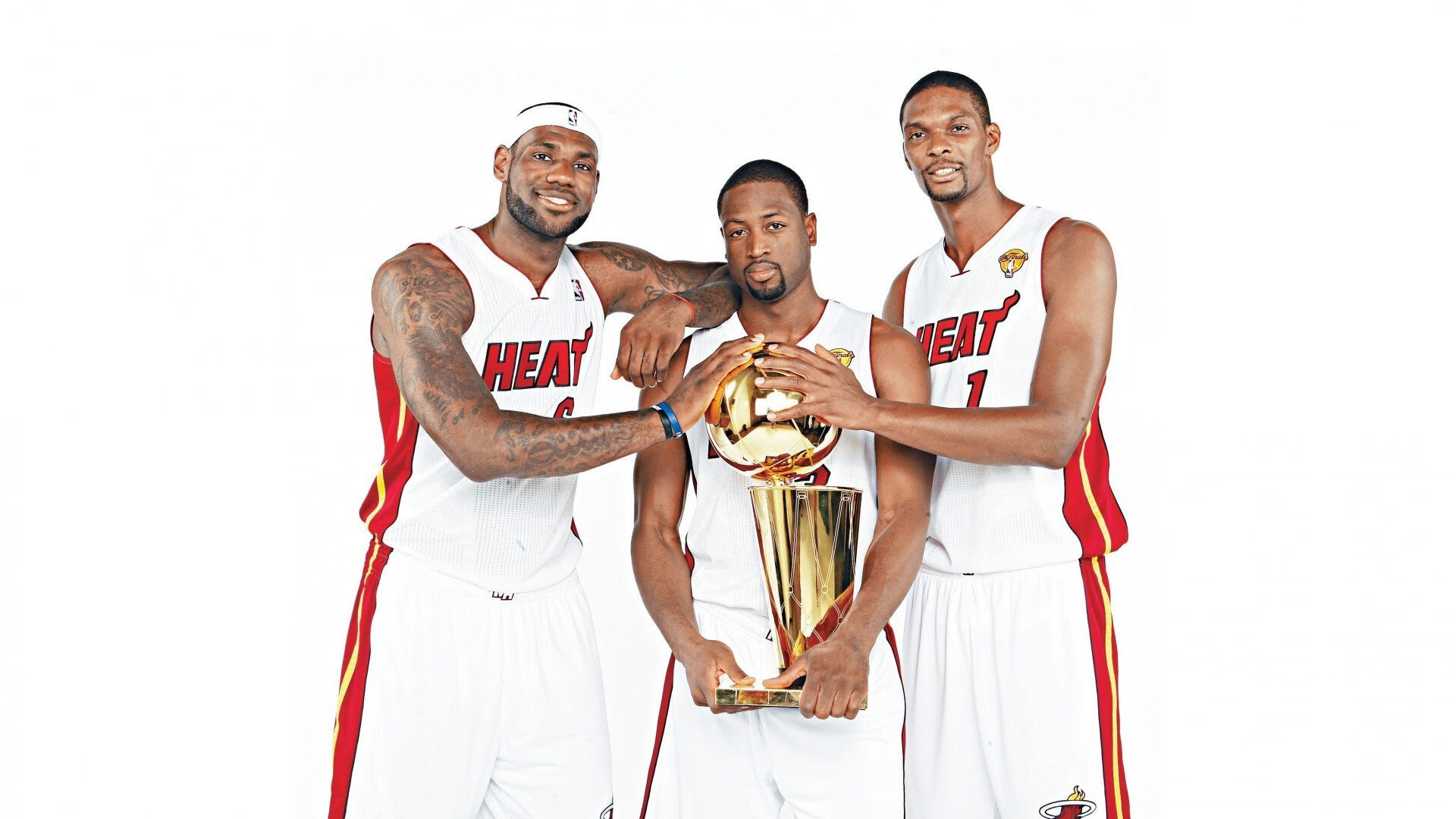 当胡杨林撞上好莱坞，新疆队横扫湖人的唯一性密码，藏在胡金秋的汗水中